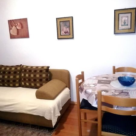 Apartmani Zmiric Primošten Eksteriør billede