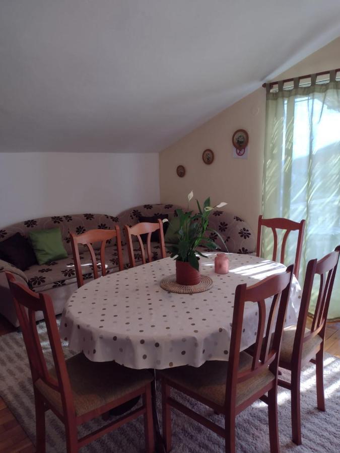 Apartmani Zmiric Primošten Eksteriør billede