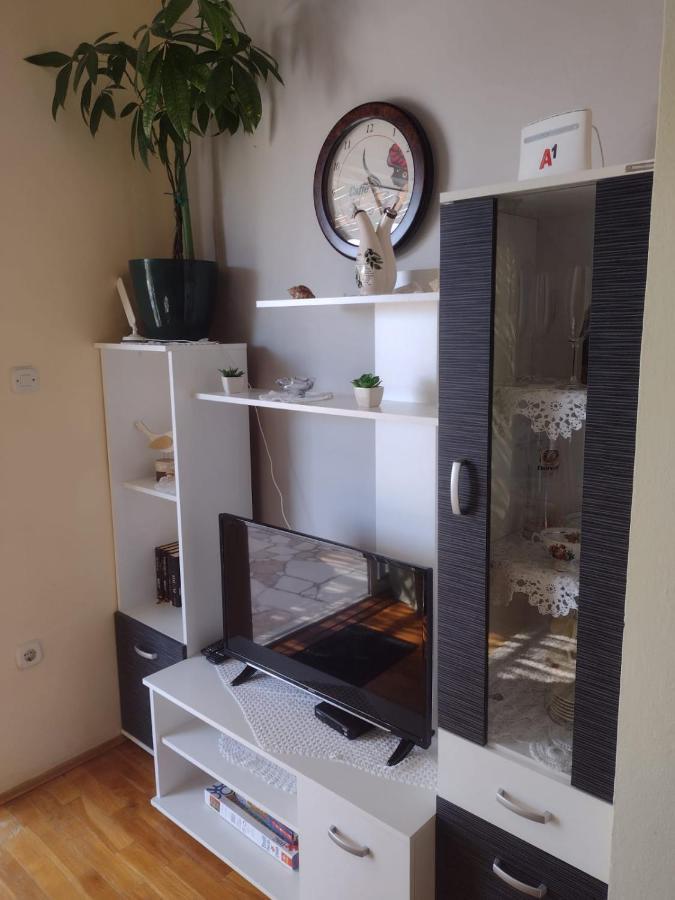 Apartmani Zmiric Primošten Eksteriør billede