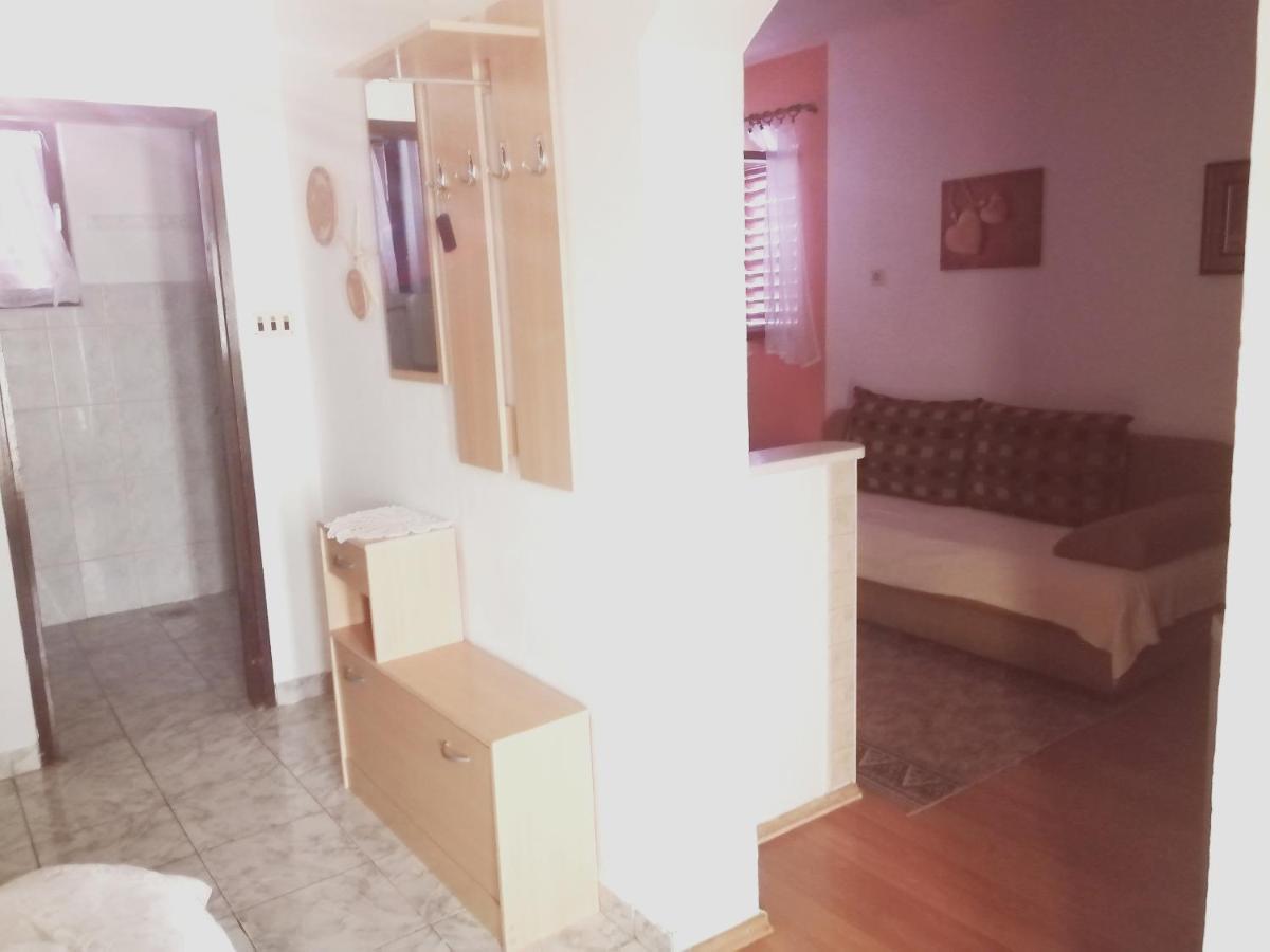 Apartmani Zmiric Primošten Eksteriør billede
