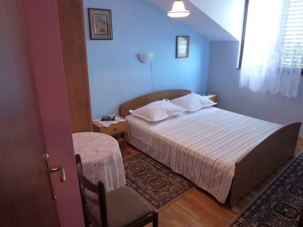 Apartmani Zmiric Primošten Eksteriør billede