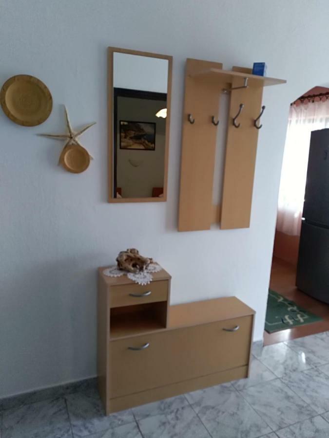 Apartmani Zmiric Primošten Eksteriør billede